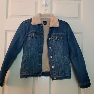 Jean jacket with sherpa